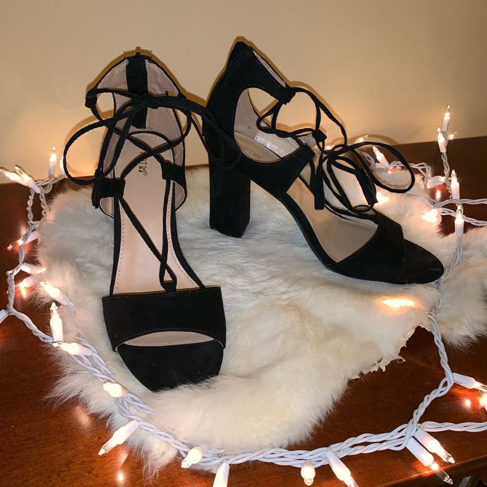 Black Ballet tie Heels